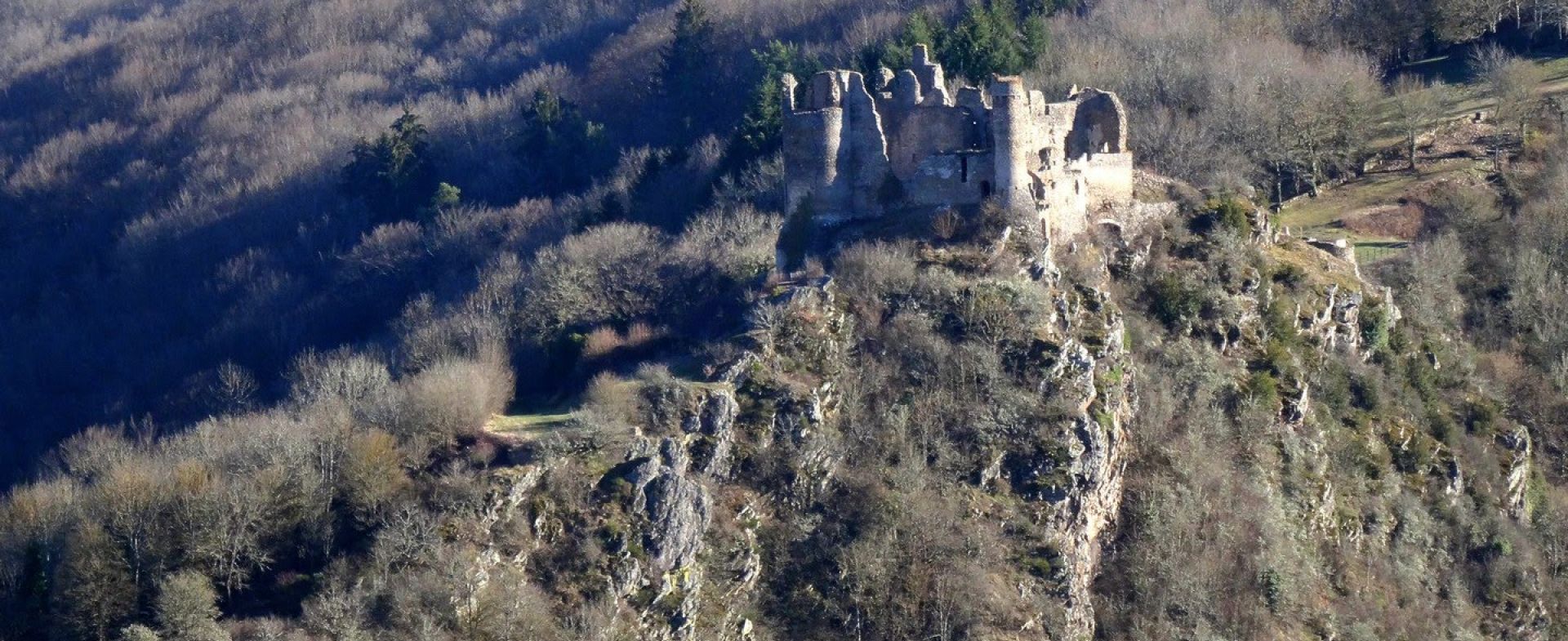 Navoirat - Point de vue sur le château Rocher