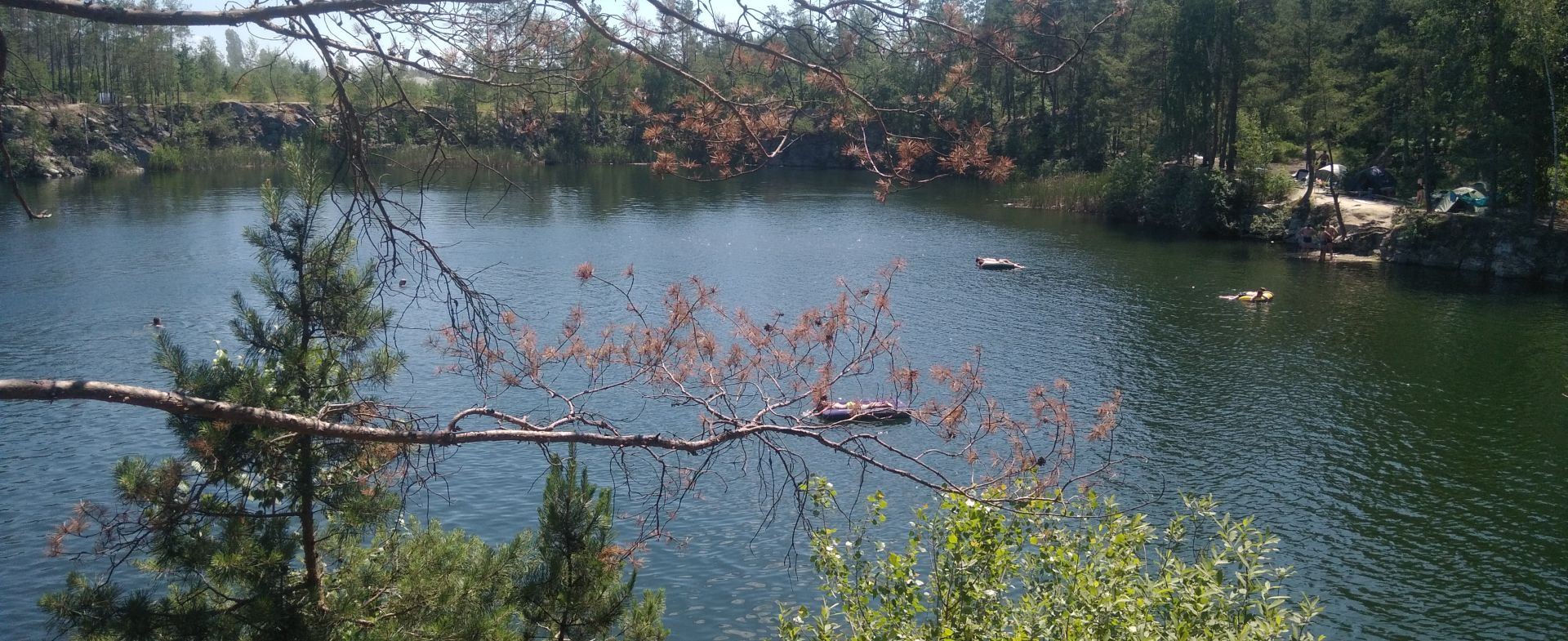 Quarry lake Vysokiy Kamin