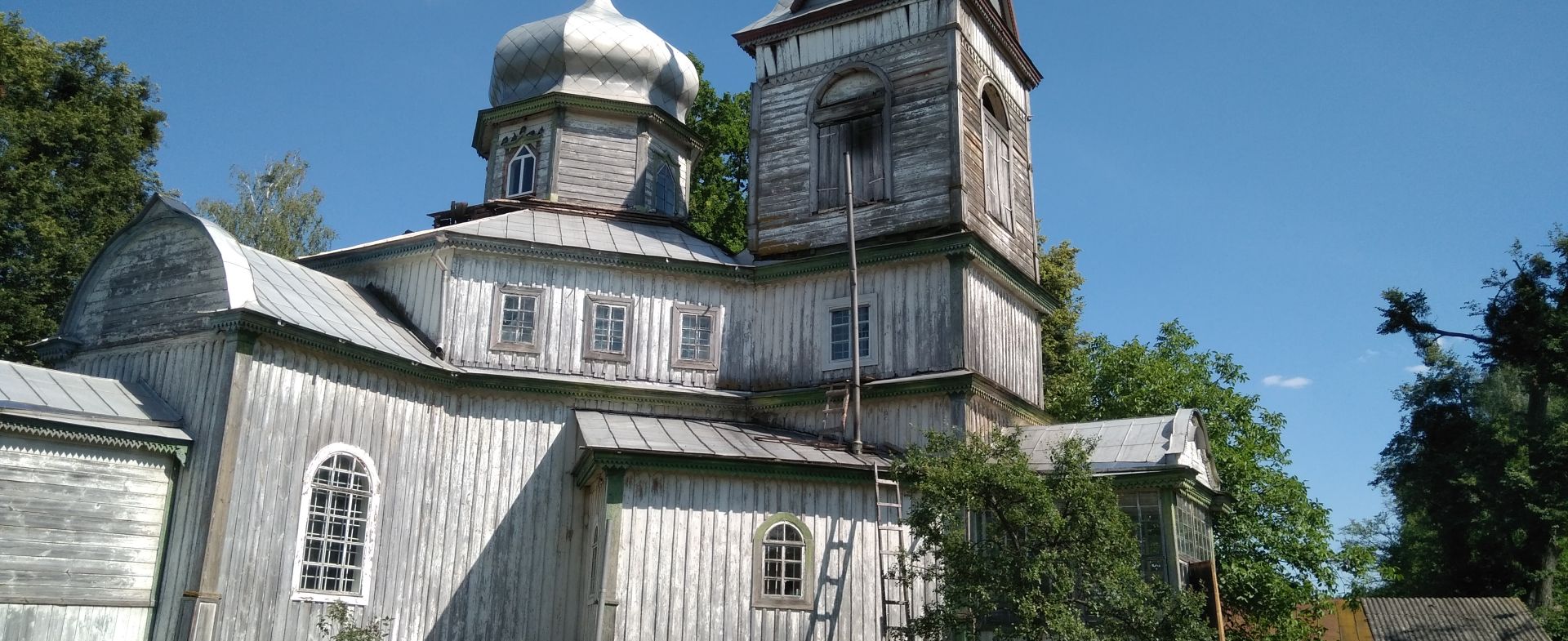 Wooden church Kosʹmy I Dam'yana