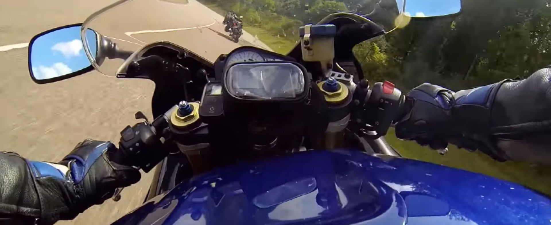 D37 - Chateau Chinon - Lac des Settons