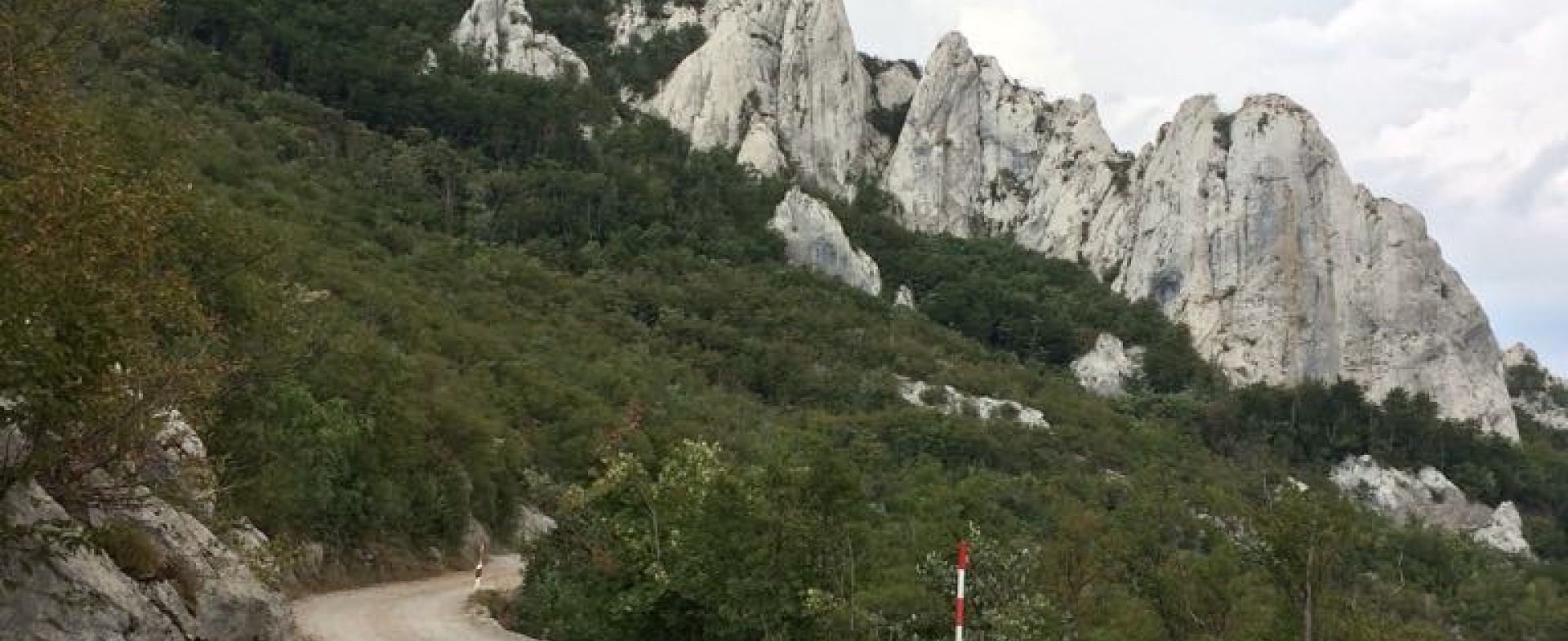Karlobag , Ravni Dabar , Stirovaka , Alan Pass, Stinica E65 