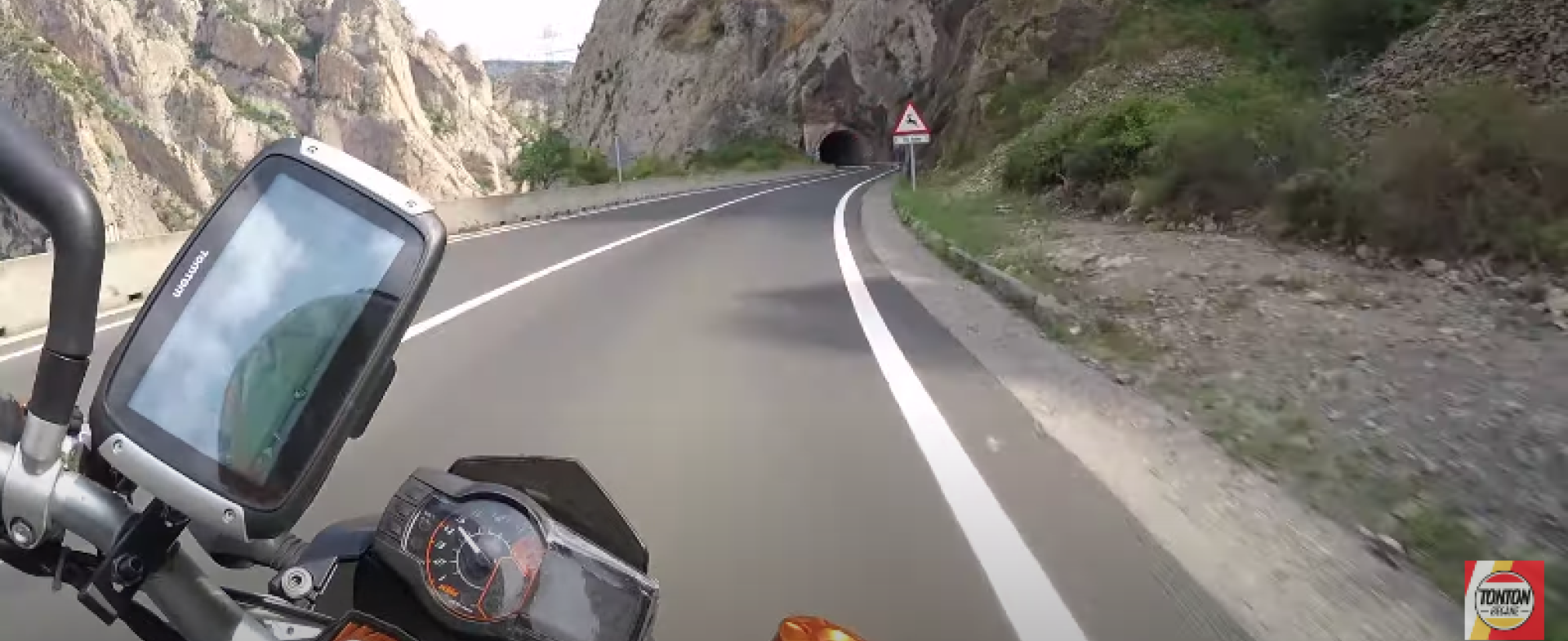 6h road trip in the Spanish Pyrenees - Mountains, twisty roads, national parks, and rivers