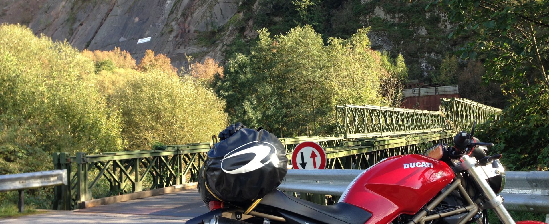 N27, Along the "Sûre"