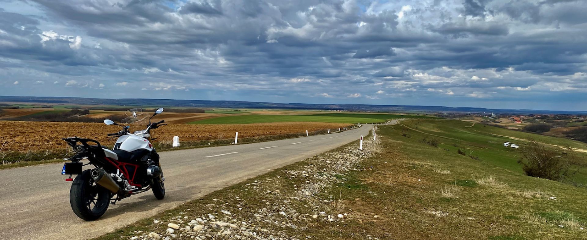 Surprising cool road near Oradea, Romania