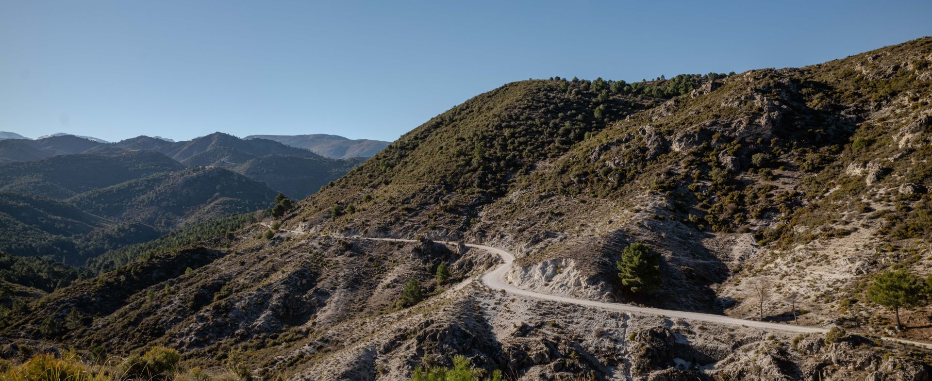 Piste next to the GR 3201