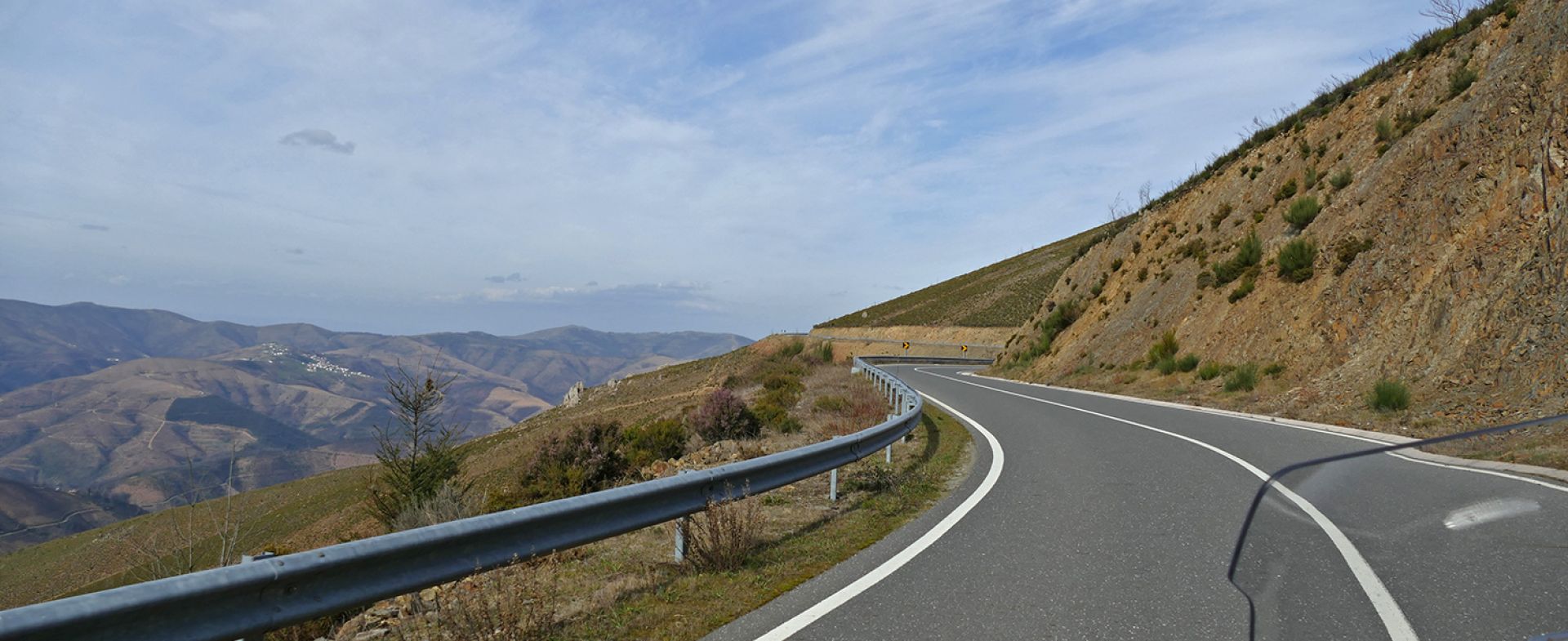 Santa Luzia Dam Scenic Road