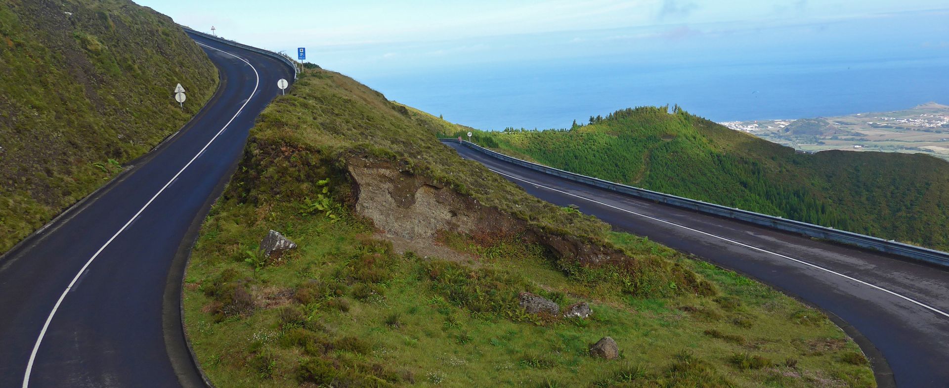 Lagoa do Fogo Road