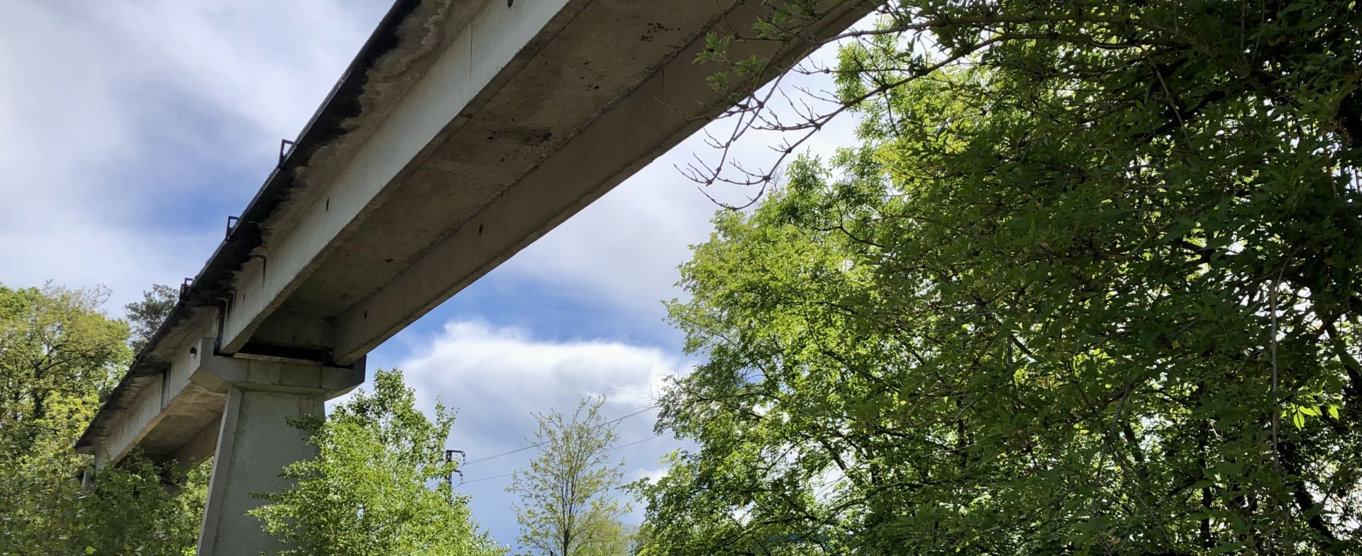 La route du rail de l'Aérotrain de l'ingénieur Bertin