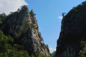 Tjentište memorial