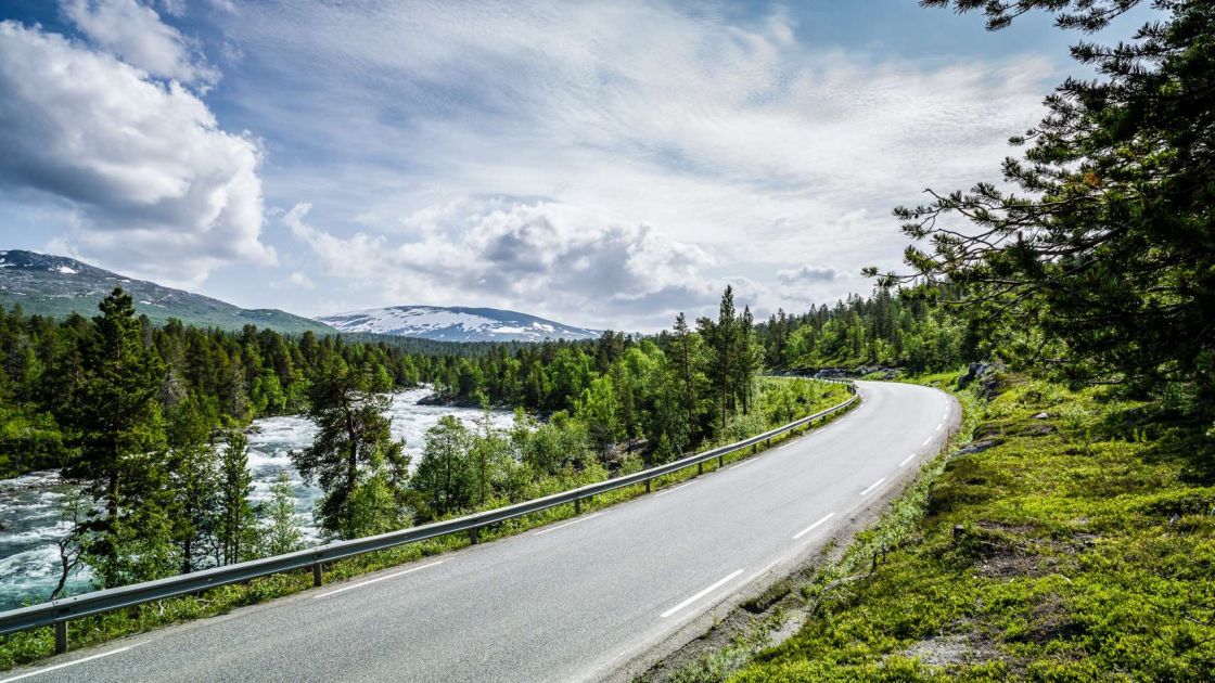 Even main roads are gob-smacking in their beauty this far north. This is the E6 between Fauske and Storjord