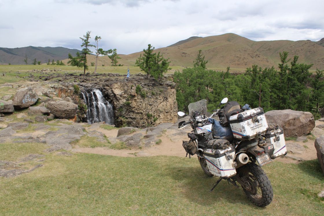 Getting to  Tsutgalan Waterfall was quite quite technical – lots of steep, rocky hills, sand and creeks. It took us a whole day to do 100km. I kept dropping Chilli and swearing at myself for having so much luggage!