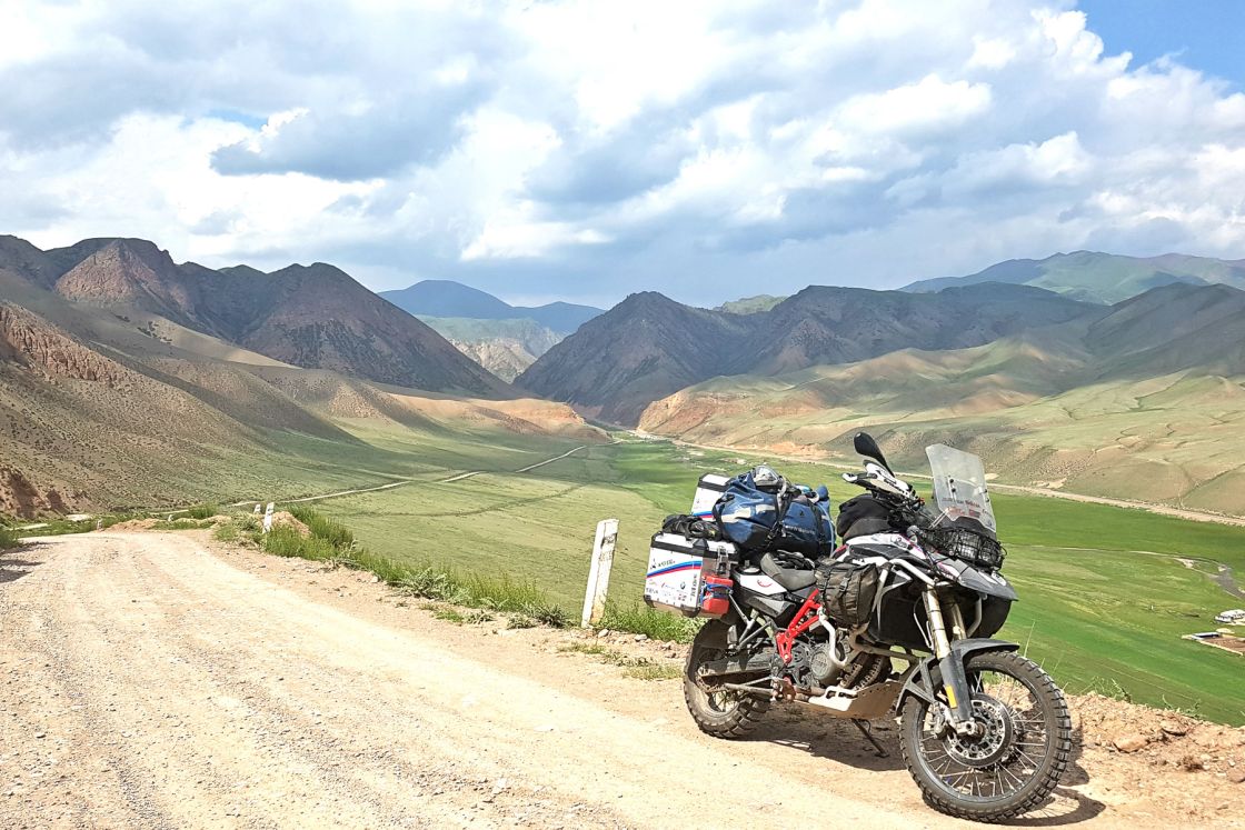  I took a right turn from the asphalt, rode for 1km and stopped to take a picture. “Holy moly, this is pretty! I’d better take some pictures here cause you never know, this may be the best bit…” But it only got better with each and every kilometre...