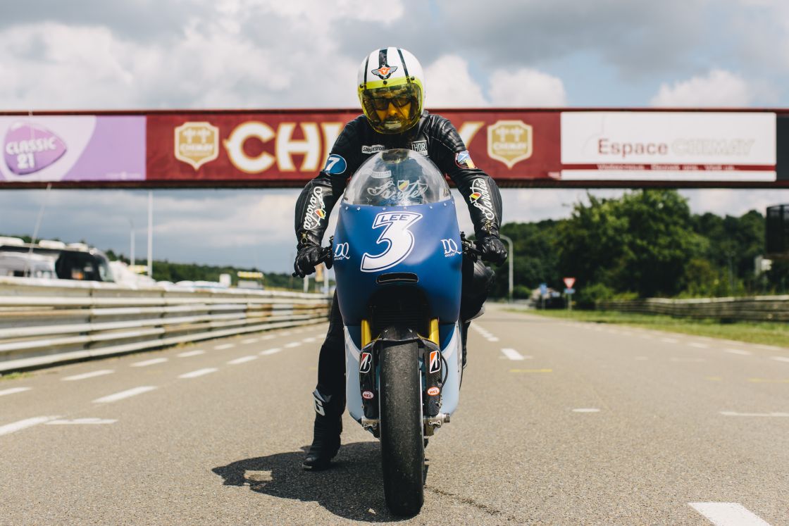 In Belgium we have a long and successful history of motorcycle brands. Because my great uncle was a factory racer for Saroléa motocross in the 1950's, and Saroléa was the first ever Belgian motorcycle brand, I thought the opportunity was too good to pass up.