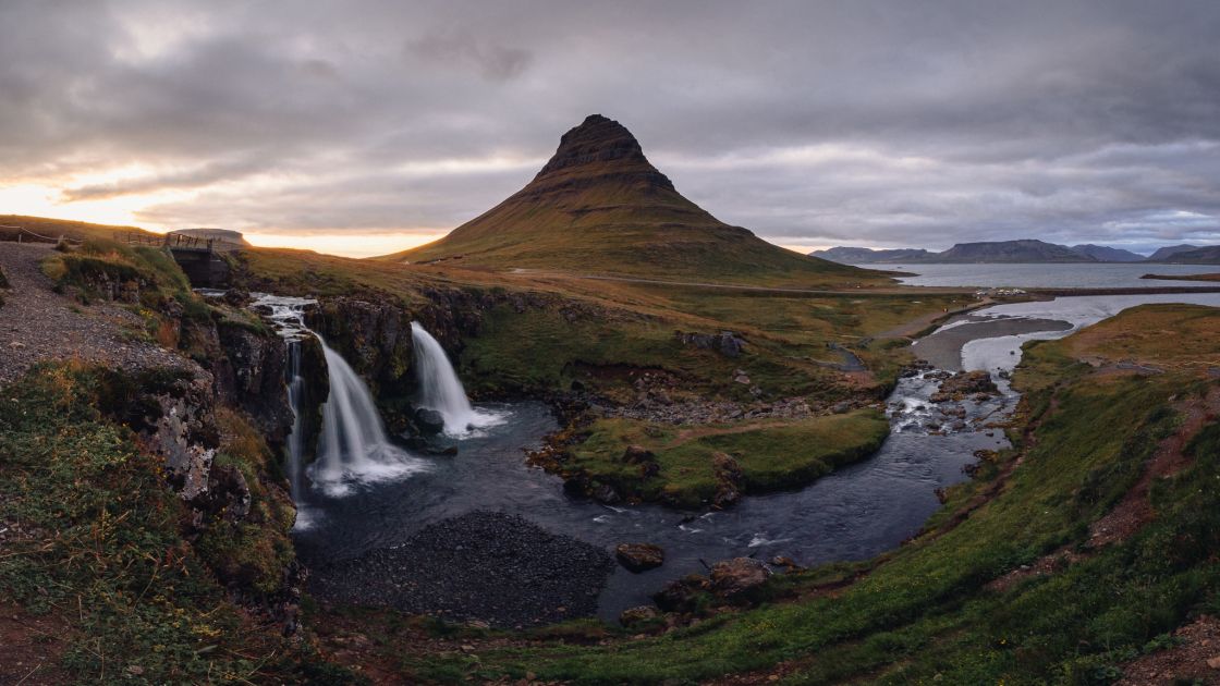 Kirkjufellsfoss waterfall