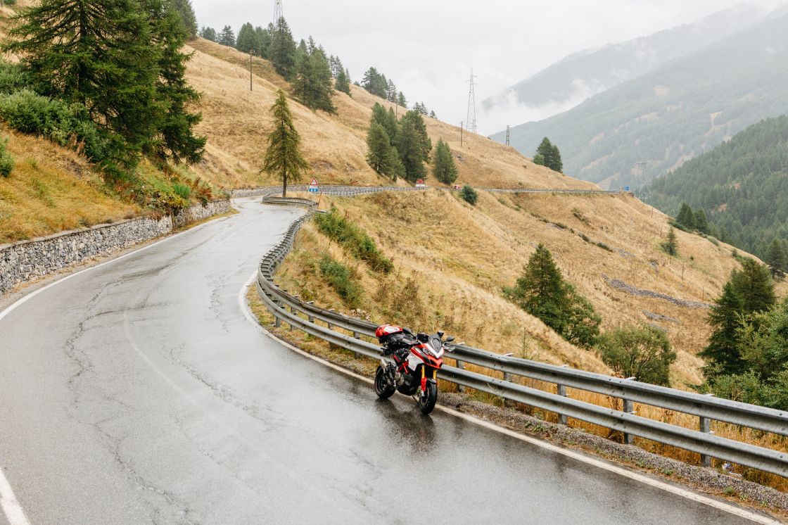 On the way to Sestriere Pass!