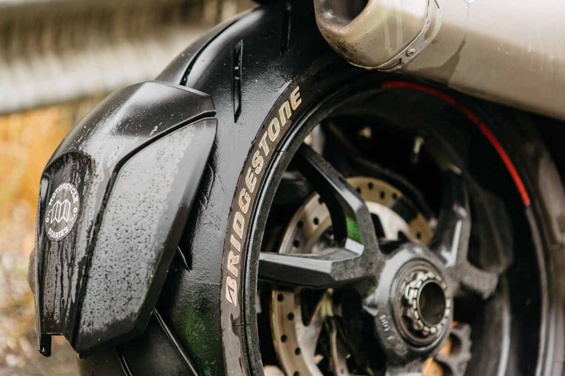 Sporty tyre on the wet? Not a problem with the Battlax S21