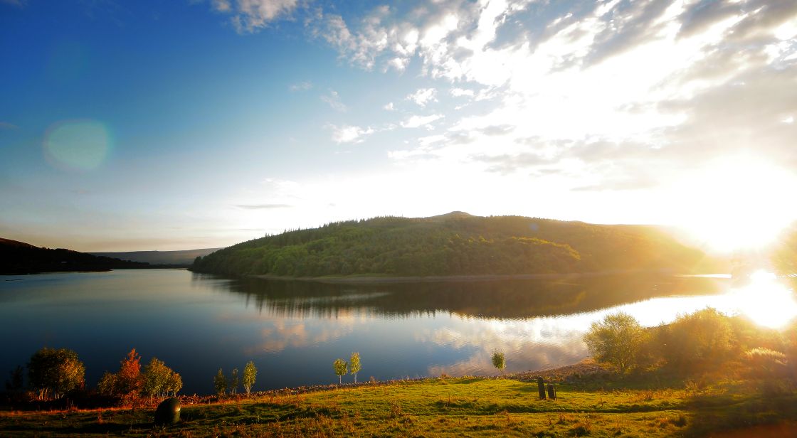 Ladybower Reservoir in glorious evening sunshine.