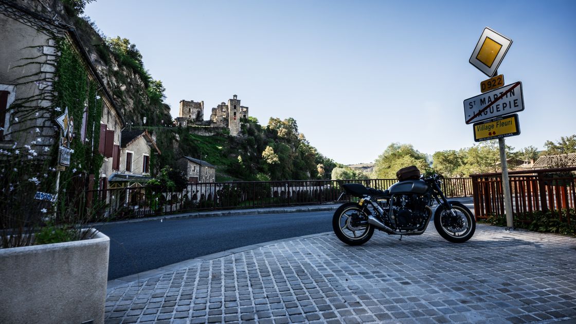 Motul roads to Cheste: Paris - Valencia