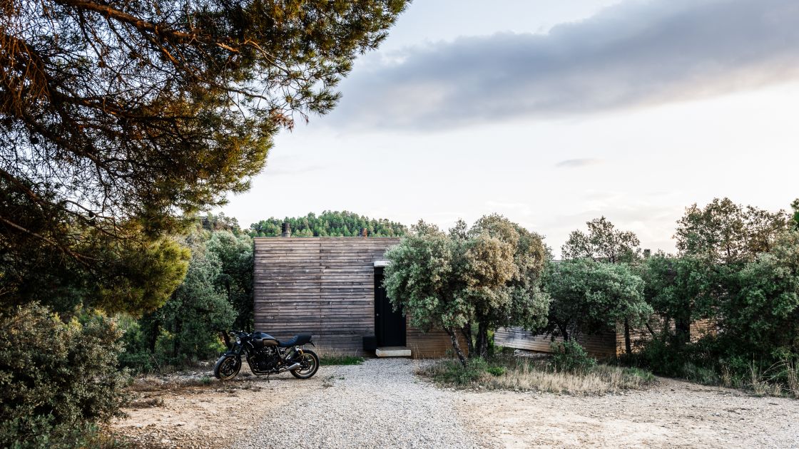 Motul roads to Cheste: Paris - Valencia