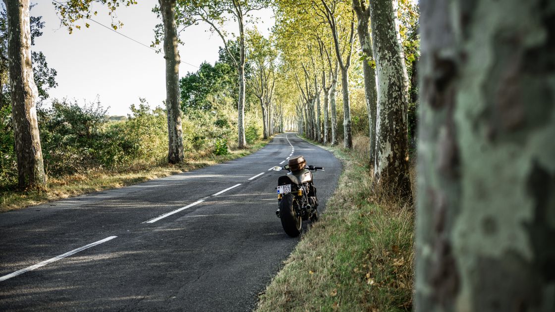 Motul roads to Cheste: Paris - Valencia