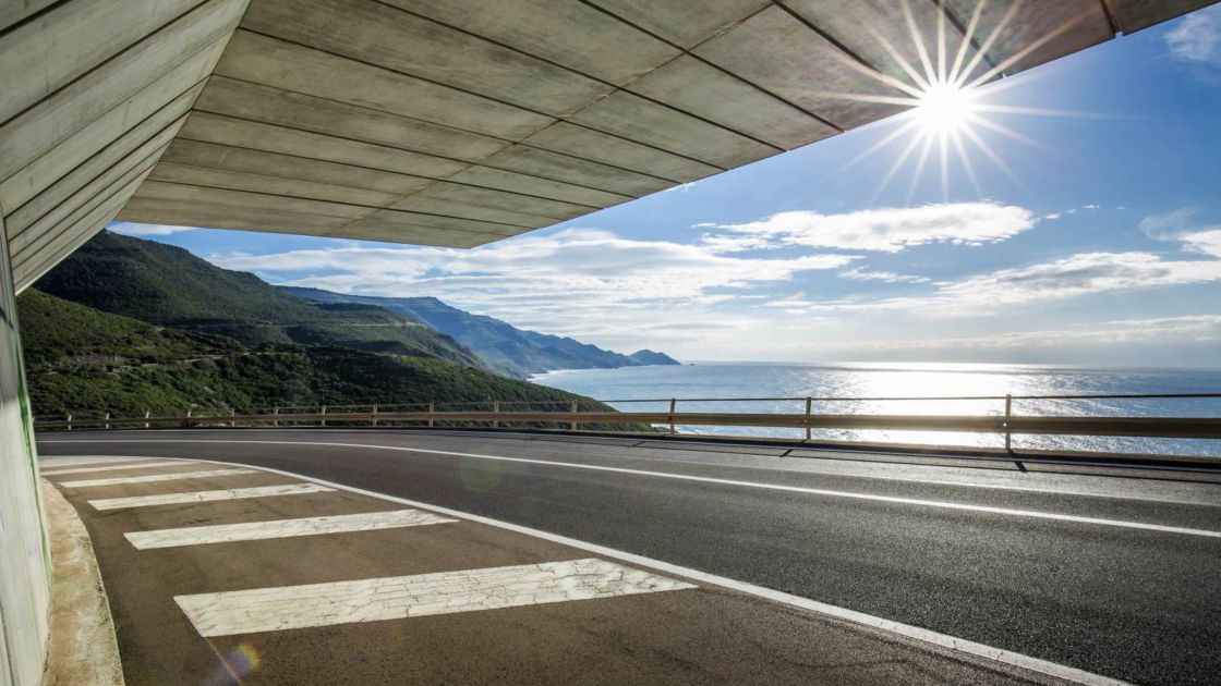 Smooth curves, medium-length straights, and interesting architecture. The SS49 has it all