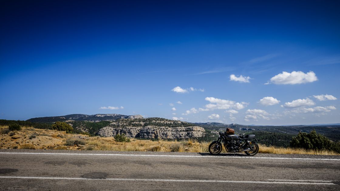 Motul roads to Cheste: Paris - Valencia