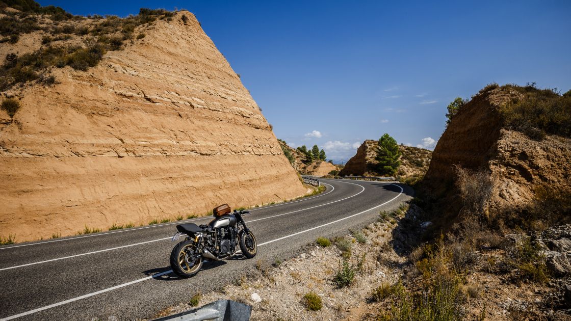 Motul roads to Cheste: Paris - Valencia