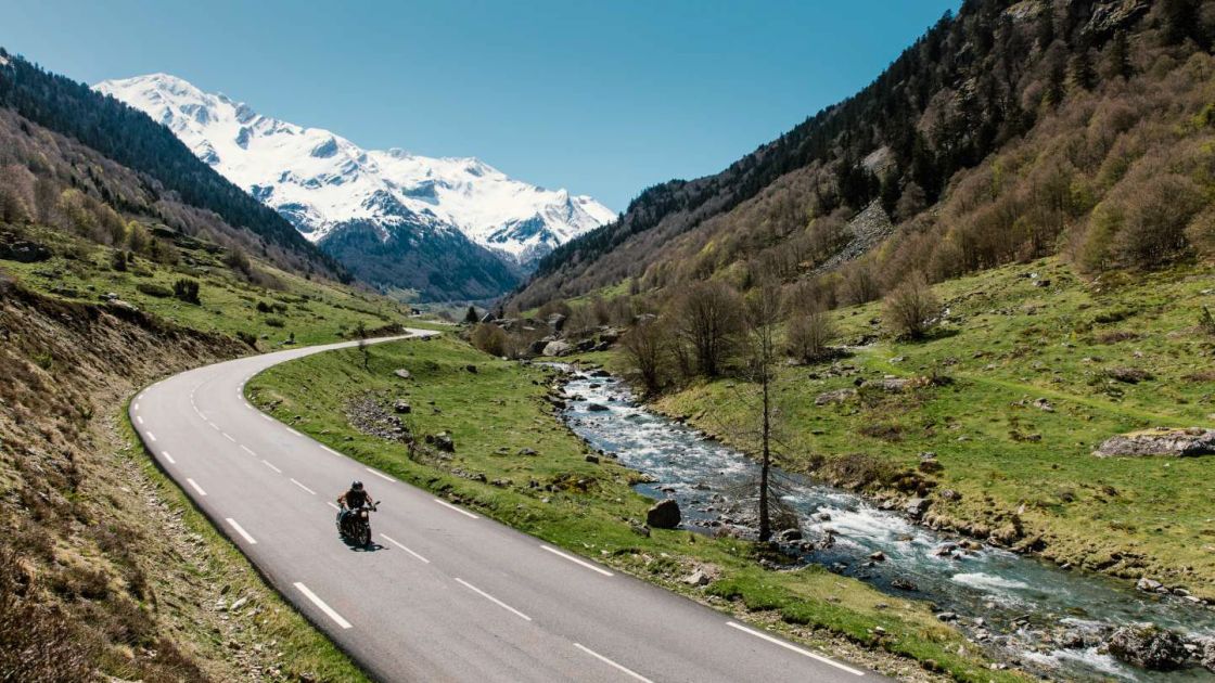 Mountains of the Pourtalet Pass visible from the A136
