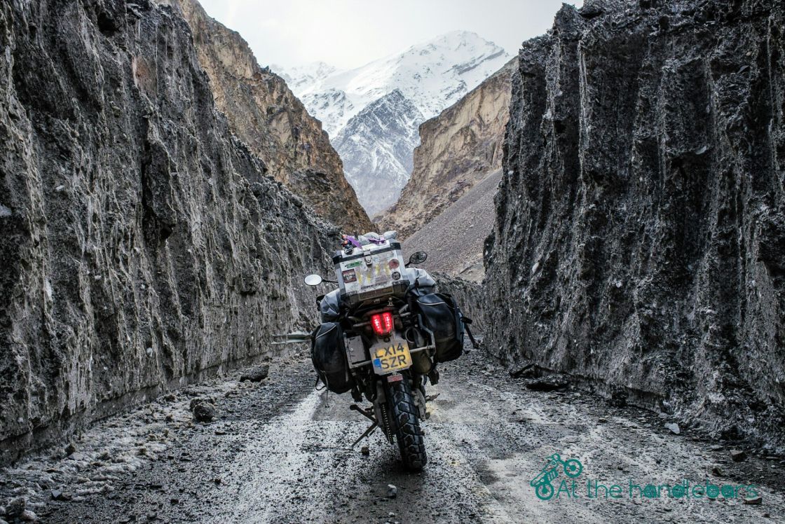 Upper KKH, Pakistan – Landslides became a fairly normal part of the road once I arrived in the Karakoram range. The army had finally cleared the road that lead to the world’s highest border crossing, Khunjerab pass. This was how it looked in April 2016.