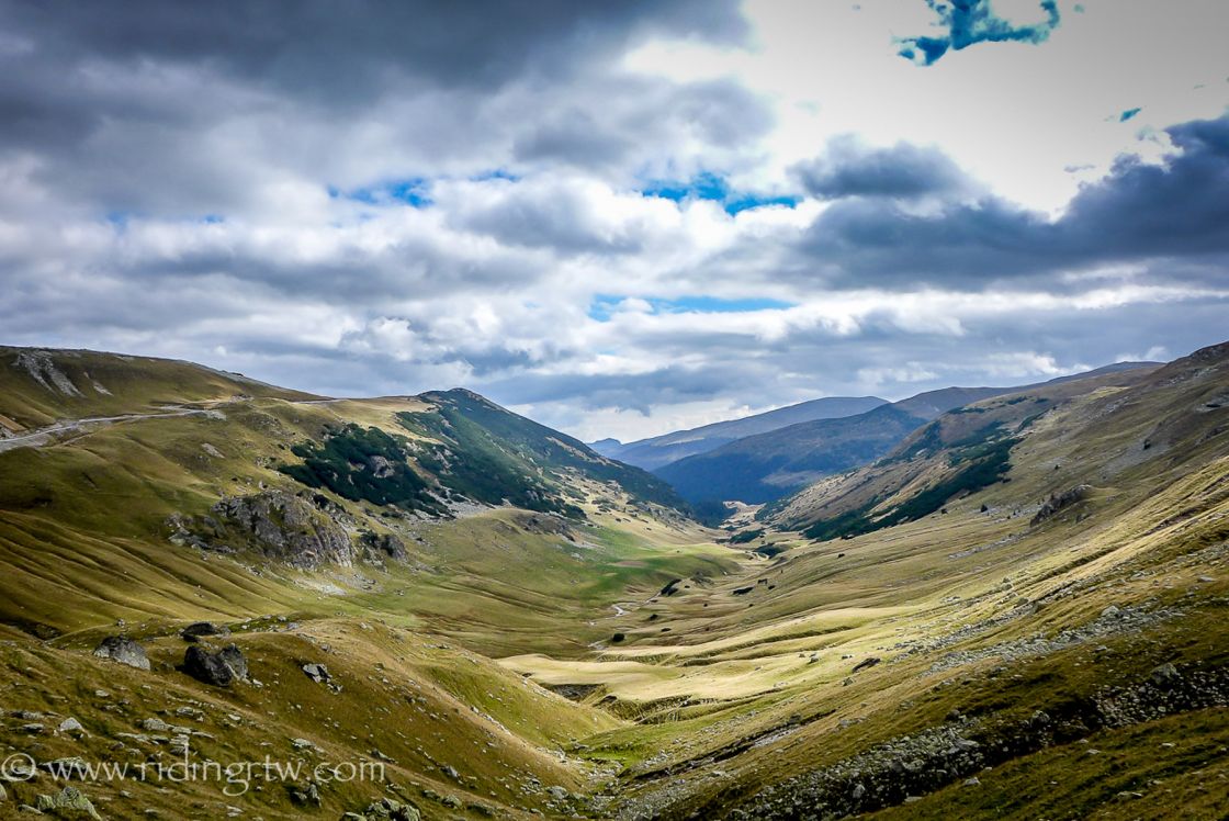 Romania: Transalpina - Transfăgărășan Loop