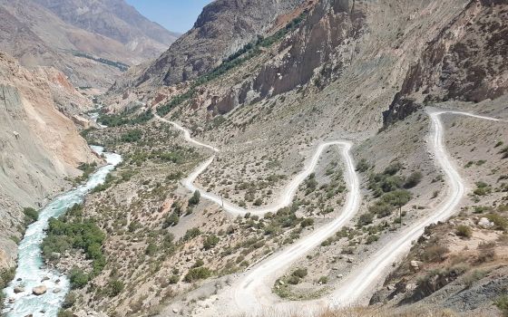 Epic road to Lake Iskanderkul