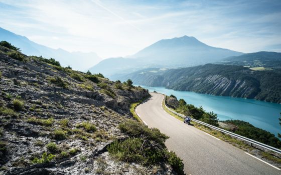 Wonderful D954 allong the lake de Serre-Ponçon