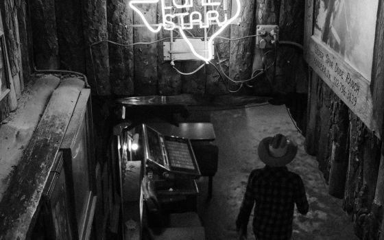 The steep stair down to the Arkey Blue’s Silver Dollar.