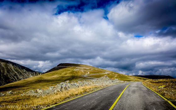 Romania: Transalpina - Transfăgărășan Loop