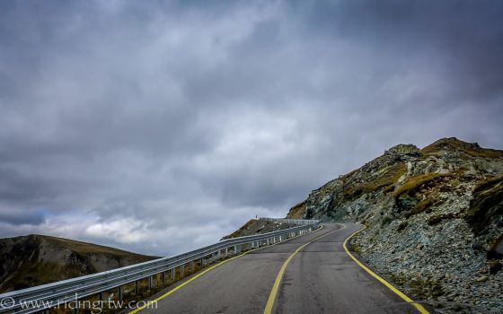 Romania: Transalpina - Transfăgărășan Loop