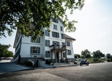 Gasthof Zum Bauerenhof: Swiss quality and warm welcome B&B. great address