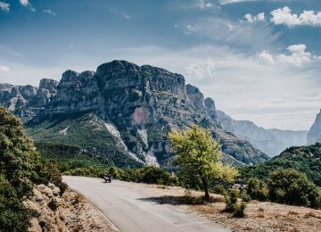 Road from Aristi towards Papigno